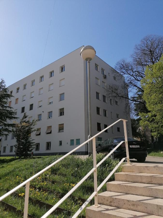 Sunny Spot Apartment Pula Exterior photo
