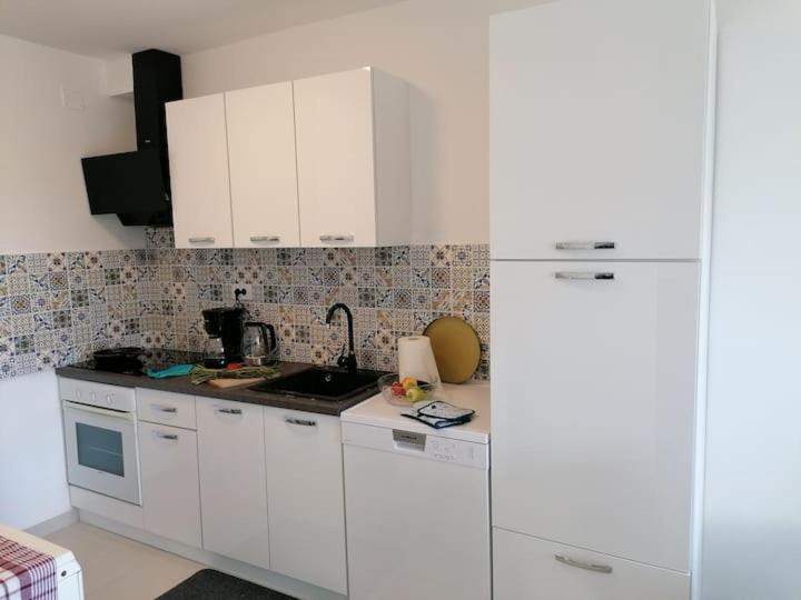 Sunny Spot Apartment Pula Exterior photo